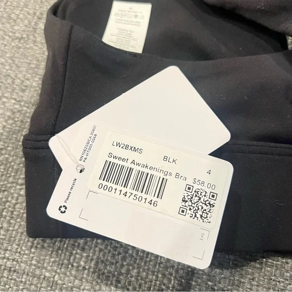 Lululemon Sweet Awakenings Bra size 4 Black BLK